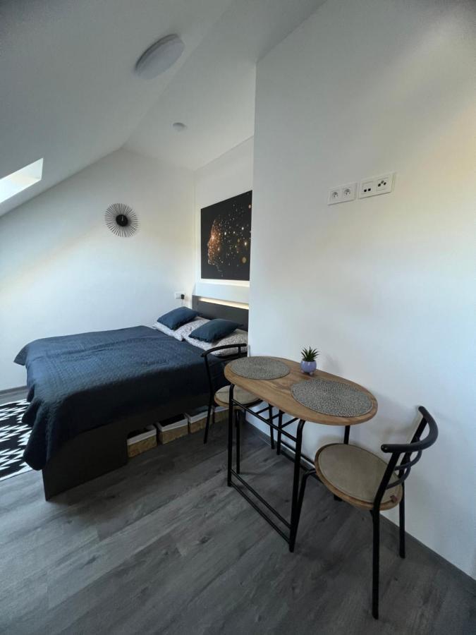 Hobiti Apartman - Frodo Černá v Pošumaví 外观 照片