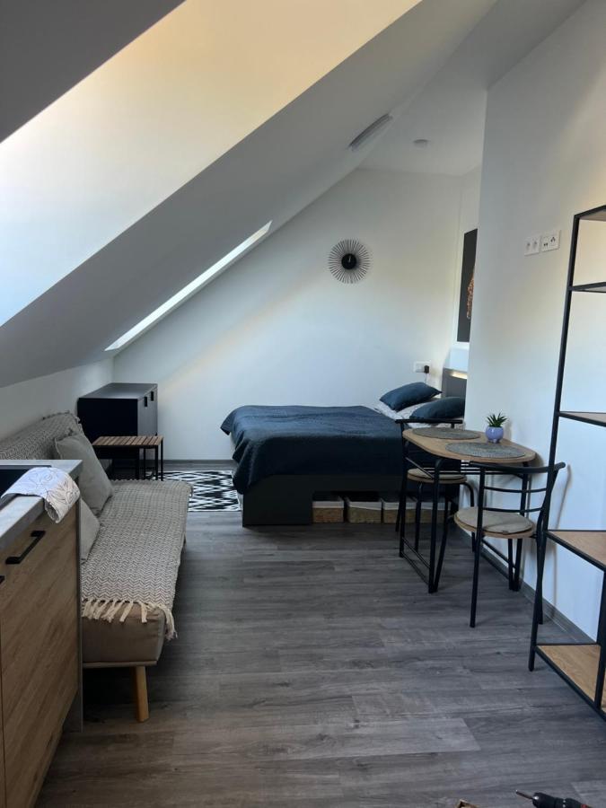Hobiti Apartman - Frodo Černá v Pošumaví 外观 照片